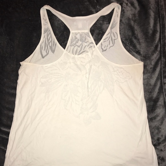 American Eagle Outfitters Tops - 🛍3 for $9‼️ Flower patterned A.E. Tank!